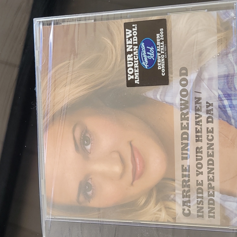 😉 NEW!!! NEW Carrie Underwood.      Brand New Single track